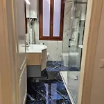 Prince Apartments דירה