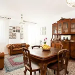 Prince Apartments *