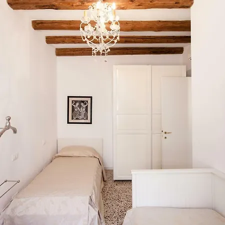 Prince Apartments Apartman