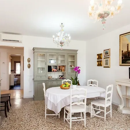 Prince Apartments Daire