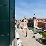Prince Apartments *