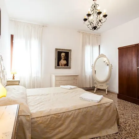 Prince Apartments Apartment