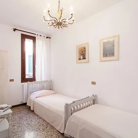 Prince Apartments *