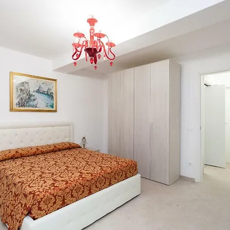 アパート Prince Apartments